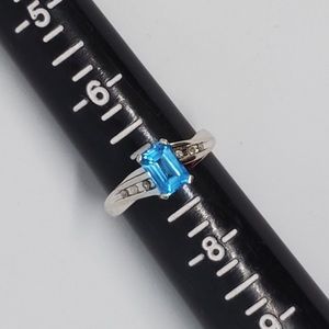 10K White Gold Blue Topaz & Diamond Ring Sz7